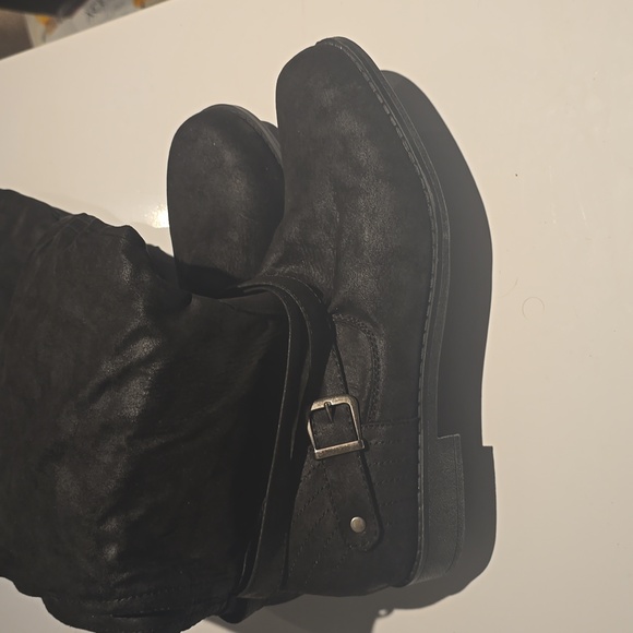 Brand New Over the knee Black Suede Boots - Picture 3 of 4